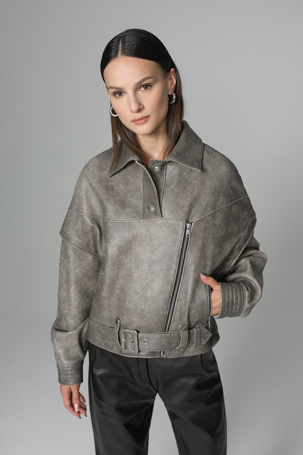 Leather jacket with a vintage design 1046 grey 2
