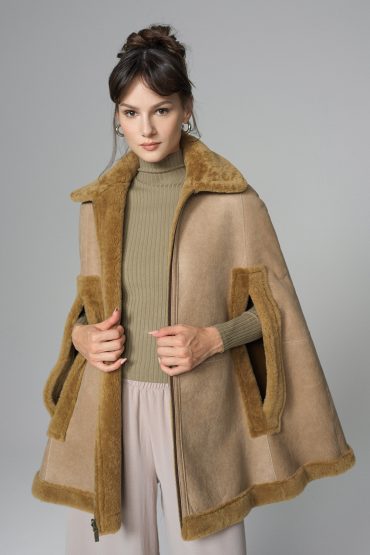 Reversible merino fur cape 476 beige 4
